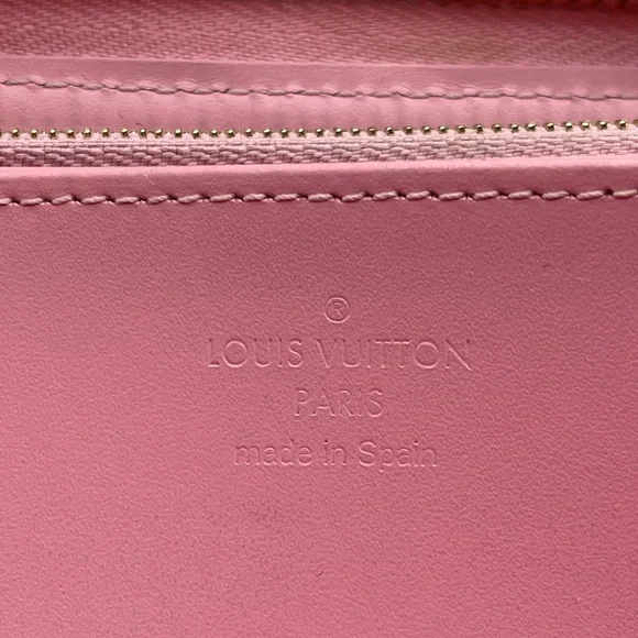 Louis Vuitton Valentine Vernis Monogram Limited Edition Long Round Zippy Wallet - Picture 11 of 16